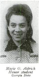 Beatrice Artis's Instagram, Twitter & Facebook