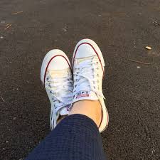 Malheureusement, elles ont tendance à se salir très vite, tout en perdant leur éclat. Comment Nettoyer Ses Converse Blanches Le Blog De Mamanwhatelse