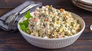 Новий рік складно уявити без улюбленого салату олів'є. Recept Oliv Ye 5 Receptiv Oliv Ye Golovnoyi Stravi Novorichnogo Stolu