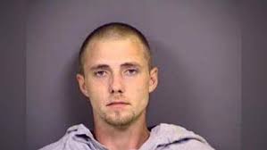 Police arrest Roanoke man accused of stabbing former girlfriend