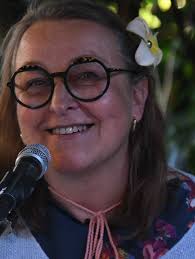 L'artiste Anne Imhoff s'amuse avec les mots