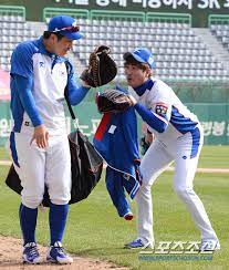 베이징 올림픽서 한국은 진갑용과 강민호 투 포수 체제였다. ê°•ë¯¼í˜¸ ëŒ€ ì–'ì˜ì§€ ì•ˆë°©ë§ˆë‹˜ ì„ íƒ íˆ¬ìˆ˜ ìž…ê¹€ ìž'ìš©í•œë‹¤ ì¡°ì„ ì¼ë³´