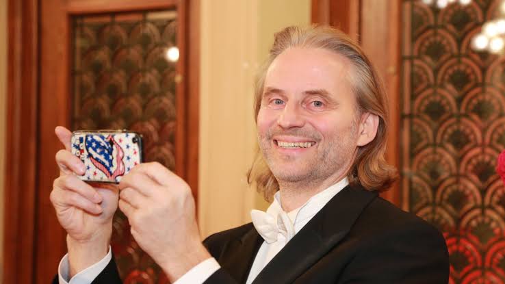 Sturm der Liebe": Erich Altenkopf alias Dr. Michael Niederbühl kehrt Ende  Mai zurück