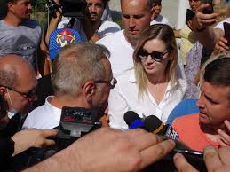 Eu voi intra în politică dacă o să găsesc răspunsul la. Aquojqclexf19m