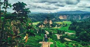 Tempat pelancongan menarik di indonesia ini berasal dari pegunungan bukit tinggi yang turun ke bawah hingga ke selat malaka. 9 Tempat Wisata Di Bukittinggi Yang Bisa Dikunjungi Dalam 1 Kali Trip Pariwisata Sumut