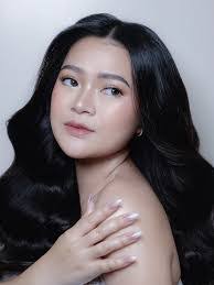 Zenaida Morales's Instagram, Twitter & Facebook