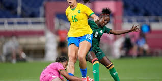 É uma das treinadoras de maior reconhecimento no futebol feminino, tem um trabalho importante para mostrar. 0oz0ifebiijqrm