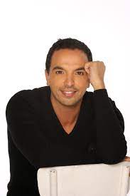 On y retrouve le chorégraphe kamel ouali, alors jeune artiste. Kamel Ouali Met En Scene Orlando Paladino De Joseph Haydn Sceneweb
