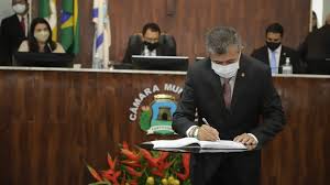 O presidente da câmara municipal de matosinhos, guilherme pinto, apresentou hoje o pedido de renúncia ao mandado autárquico, uma decisão que produzirá efeito a partir de 01 de fevereiro. Antonio Henrique E Reconduzido Ao Cargo De Presidente Da Camara Municipal De Fortaleza Politica Diario Do Nordeste