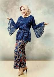 75 Model Kebaya Batik Modern Kombinasi Terbaru 2020