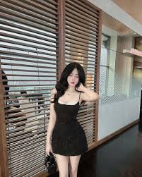 742 Ảnh Gái Xinh Mặc Váy Ngắn: Đẹp Quyến Rũ