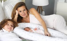 Ana garcia martins (blogger) was born on the 6th of january, 1981. Ana Garcia Martins Abre O Coracao E Fala Sobre Benedita Porta Se Melhor Que O Mateus Quando Tinha Esta Idade Nova Gente