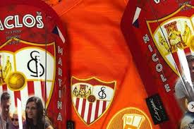 Así es sky rojo, la adictiva serie española que. Las Nuevas Espinilleras Que Estrenara Vaclik En La Europa League Orgullobiri Com Noticias Y Fichajes Del Sevilla Fc