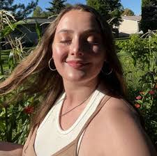 Bailey Hyatt's Instagram, Twitter & Facebook