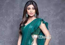 She runs her own youtube channel where she posts new recipes. Shilpa Shetty S Family In Covid Scare 123telugu Com