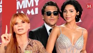 Mhoni Vidente predice el fin del romance entre Nodal y Ángela Aguilar-  Grupo Milenio