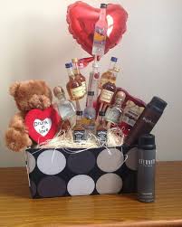 Maybe you already have that special gift for him and just want to add a little something made with your own whatever the reason you are looking for last minute diy valentine's day gift ideas, we have you there is no end to the ideas for gift baskets. 60 Adorable Diy Valentine S Day Gift Baskets For Him That He Ll Love A Lot Hike N Dip