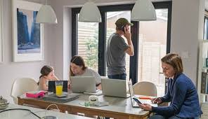 Assim como a recomendação de teletrabalho para atividades administrativas não essenciais e escalonamento de horários para entrada e saída de trabalhadores do comércio. Professores Em Teletrabalho Sem Apoio Para Filhos Com Menos De 12 Anos Sociedade Correio Da Manha