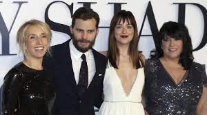 With dakota johnson, jamie dornan, jennifer ehle, eloise mumford. Funf Goldene Himbeeren Fur Fifty Shades Of Grey Kultur Sz De