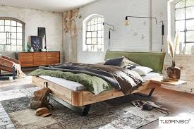 Massivholz kann feuchtigkeit aus der luft aufnehmen und sie bei bedarf an den raum abgeben. Holzbetten Massivholz Ch Das Balkenbett Aus Schweizer Holz Mit Liebe Zum Detail Doch Die Holzbetten Bieten Auch Uber Optische Kriterien Hinaus Einige Vorzuge Earlie Kraus