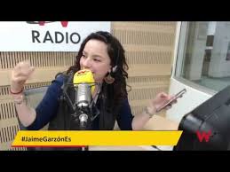 Los programas de radio pueden ser realizados por un número variable de locutores, animadores, periodistas y otros profesionales. En La W Recordamos A Jaime Garzon Tras 20 Anos De Su Muerte Youtube
