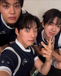 윤재찬 (@jaekichann) • Instagram photos and videos