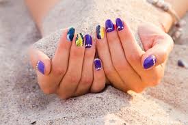With spring (nearly!) in the air, it's time to put away the dark wintertime gray, navy, and black and replace them with something a little more bright. 10 Cute Nail Designs For Spring Nail Designs Mamiverse