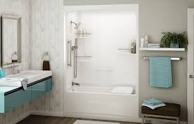 L'unico limite reale è lo spazio a disposizione, ma nel nostro catalogo disponiamo di ben 4 tipi diversi di modelli, il più piccolo con una progettazione specifica per regalare grande. Vasche Da Bagno Con Doccia Una Soluzione All Inclusive Che Accontenta Tutti Archzine It