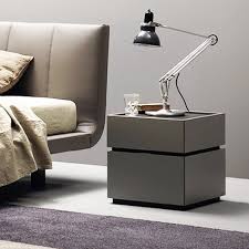 See more ideas about bedside table, bedside, table. Cool Bedside Tables Whaciendobuenasmigas