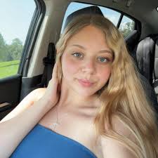 gets pulled over* Police: where you headed? Me: 7 Brew CoyT.