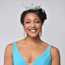 Alisa Vasquez's Instagram, Twitter & Facebook