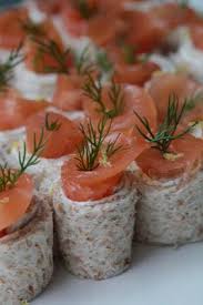 Petits Rouleaux Au Saumon Fume St Moret Citron Aneth Pour L Aperitif Recettes De Cuisine Recette Saumon Fume