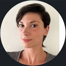 Leah Dixon's Instagram, Twitter & Facebook