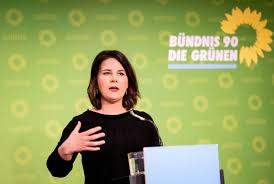 Ein blog, der seine leser informieren will und nicht erziehen. Baerbock Corona Krise Wirft Frauen In Die Funfziger Zuruck