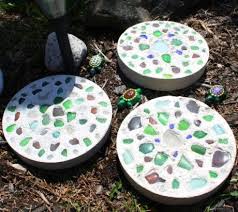 Mygift life family tree style garden resin stepping stone/wall mounted art decor. How To Make Beach Garden Stepping Stones With Shells Seaglass Pebbles Coastal Decor Ideas Interior Design Diy Shopping