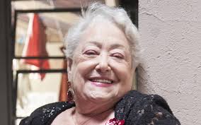 Suely Franco revela que povo clama por surra em vovó fura-olho de A Dona do  Pedaço · Notícias da TV