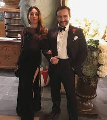 Kareena Kapoor Khan Dazzles In Black At The New Year S Lunch Party Literally Kareena Kapoor Khan Celebrities Kareena Kapoor