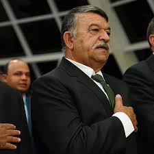 Hoje, recebi o diploma como vereador de serra talhada, sinto uma imensa  gratidão no coração. Quero primeiramente agradecer a Deus a minha família e  todos meus amigos, que sempre acreditaram em mim