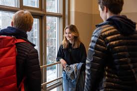 Over the time it has been ranked as high as 1 419 299 in the world, while most of its traffic comes from norway, where it reached as high as 11 053. Vika Videregaende Skole Home Facebook