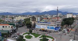 Quảng ngãi city borders tư nghĩa district to the south and west, sơn tịnh district to the northwest and bình sơn district to the north. Z8qe1indmah5wm