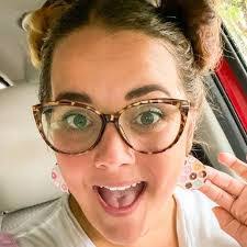 Taylor Stubbs's Instagram, Twitter & Facebook