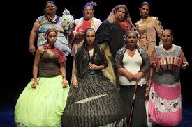 Die achtzigjährige spricht von ihrem gebärwunsch. Roma Frauen Reprasentieren Das Haus Der Bernarda Alba Im Sozialzentrum Denia