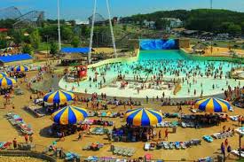 Wisconsin Dells Hotel Rome Connected To Medusa S Indoor Water Park Mt Olympus Lodging Located On Park G Water Theme Park Park Resorts Wisconsin Dells Hotels