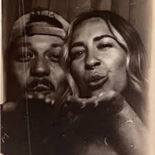 Lasett Light and Patrick Molyneaux's Wedding Website