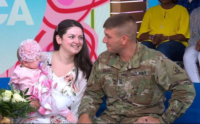 Deployed dad surprises wife, meets baby for the 1st time live on 'GMA' - ABC News