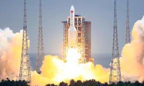 Currently long march 5b rocket, which was launched on april 28 in order to send key components to china's new. Out Of Control Chinese Rocket Falling To Earth Could Partially Survive Re Entry Space The Guardian