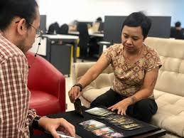 Yang satu itu di jepang. Mau Jago Baca Kartu Tarot Ini Persyaratannya Okezone Lifestyle