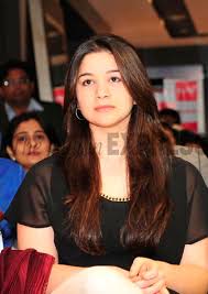 She was born on 12 october 1997. Meet Sachin Tendulkar S Daughter Sara Page 16 Bollywood Celebs Fropky Com
