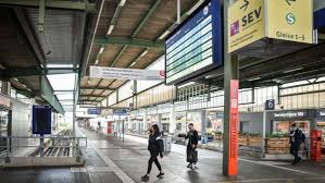 Alle aktuellen infos zum streckennetz und unseren sicherheitsmaßnahmen findest du immer hier. Bahnstreik Aktuelle Themen Nachrichten Bilder Stuttgarter Zeitung