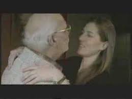 Dans des paysages époustouflants, le couple michel serrault/mathilde seigner, sublime et complice, irradie un bonheur communicatif et harmonieux. Une Hirondelle A Fait Le Printemps Youtube